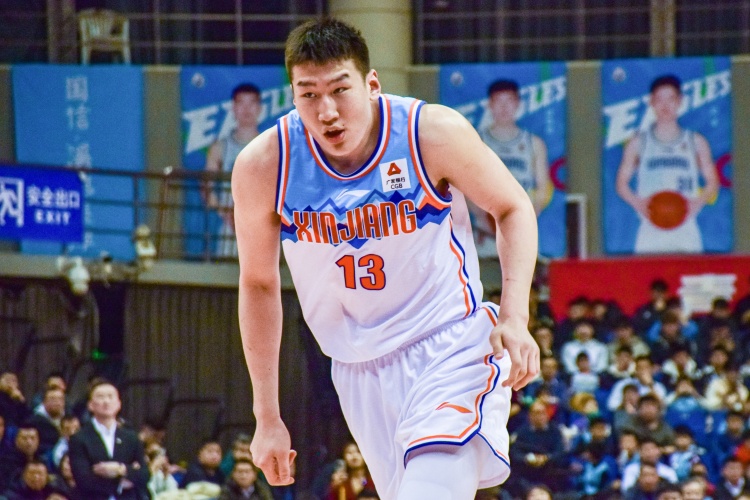  高效输出！李炎哲半场7中5拿到12分2板1助1断2帽