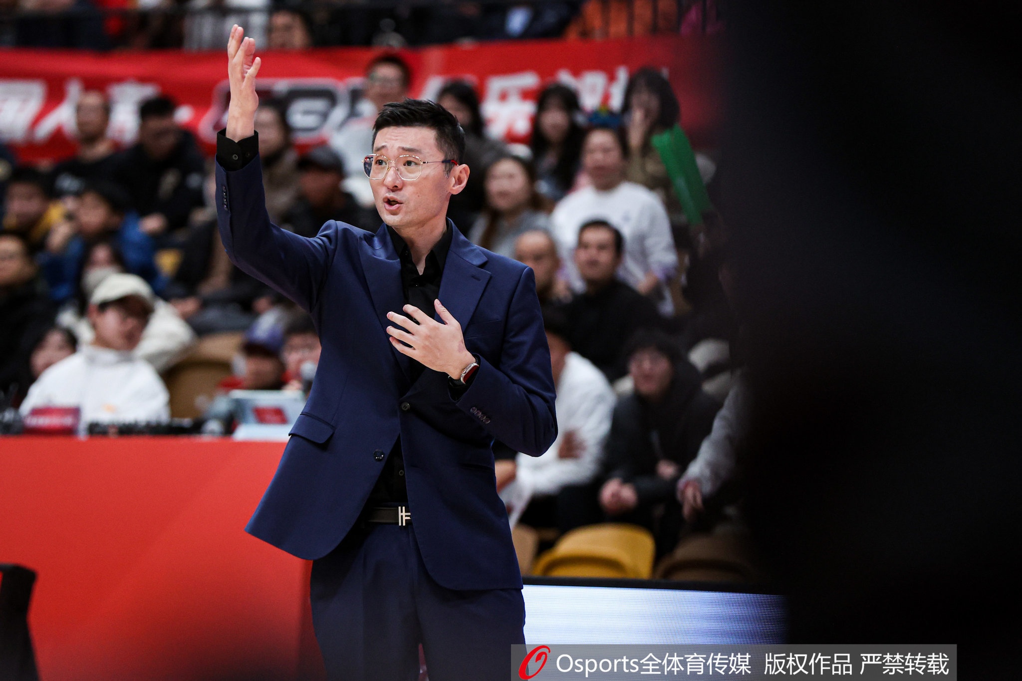 刘炜:爱德华兹在攻防&组织方面较全面 他在适应CBA的习惯和规则
